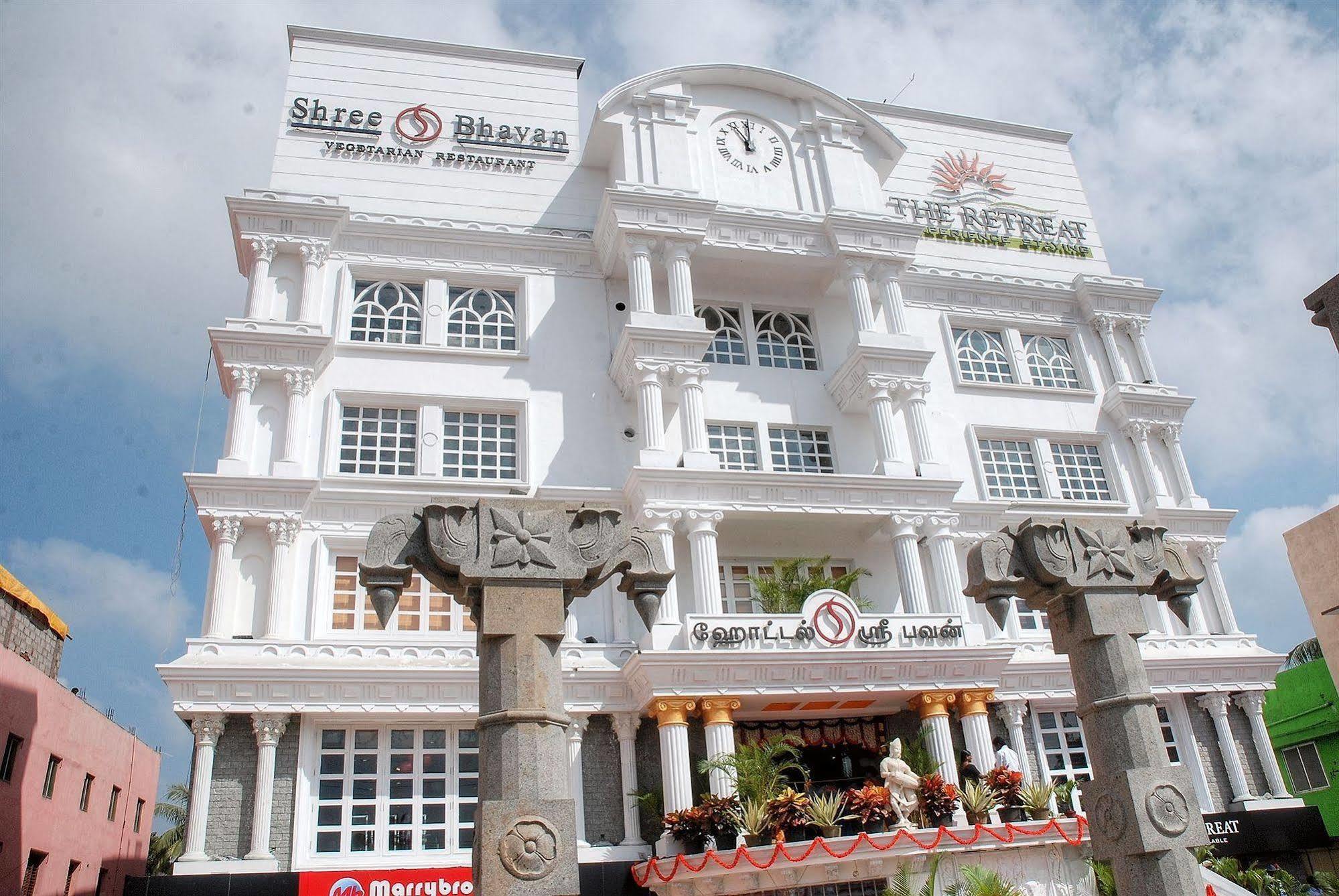 The Retreat Hotel Guduvancheri Exterior photo