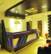 The Retreat Hotel Guduvancheri Exterior photo